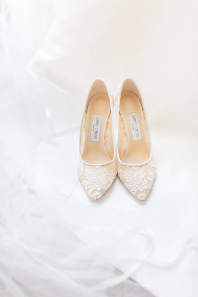 lace bridal shoes